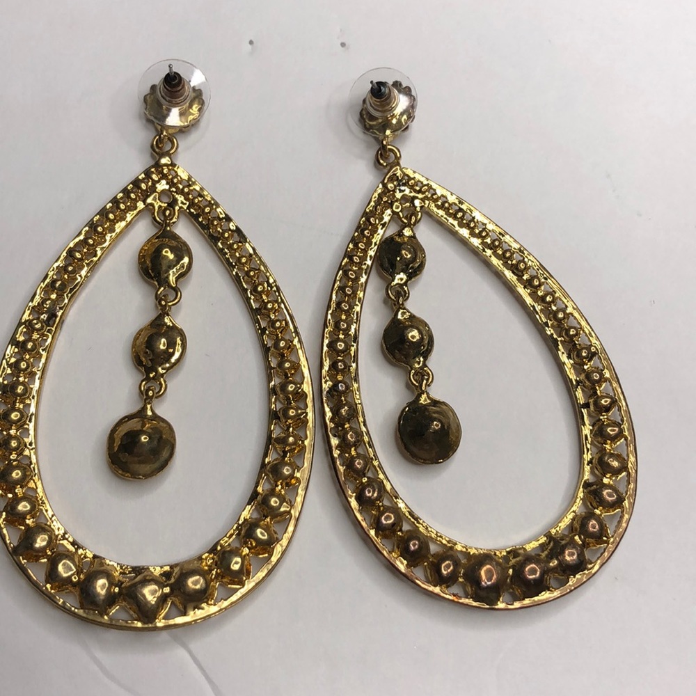 Fashion gold tear drop earrings - Picture 2 of 3